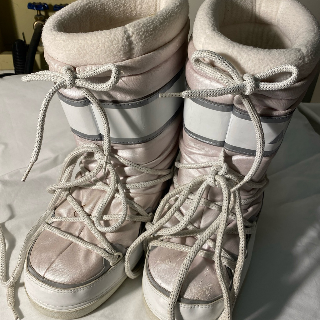 Airwalk Pink And White Winter Boots